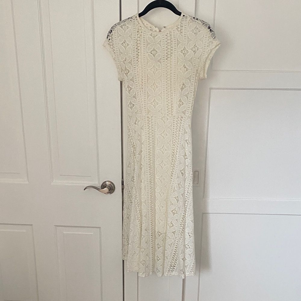 Elegant Cream Lace Dress. Liner inside.